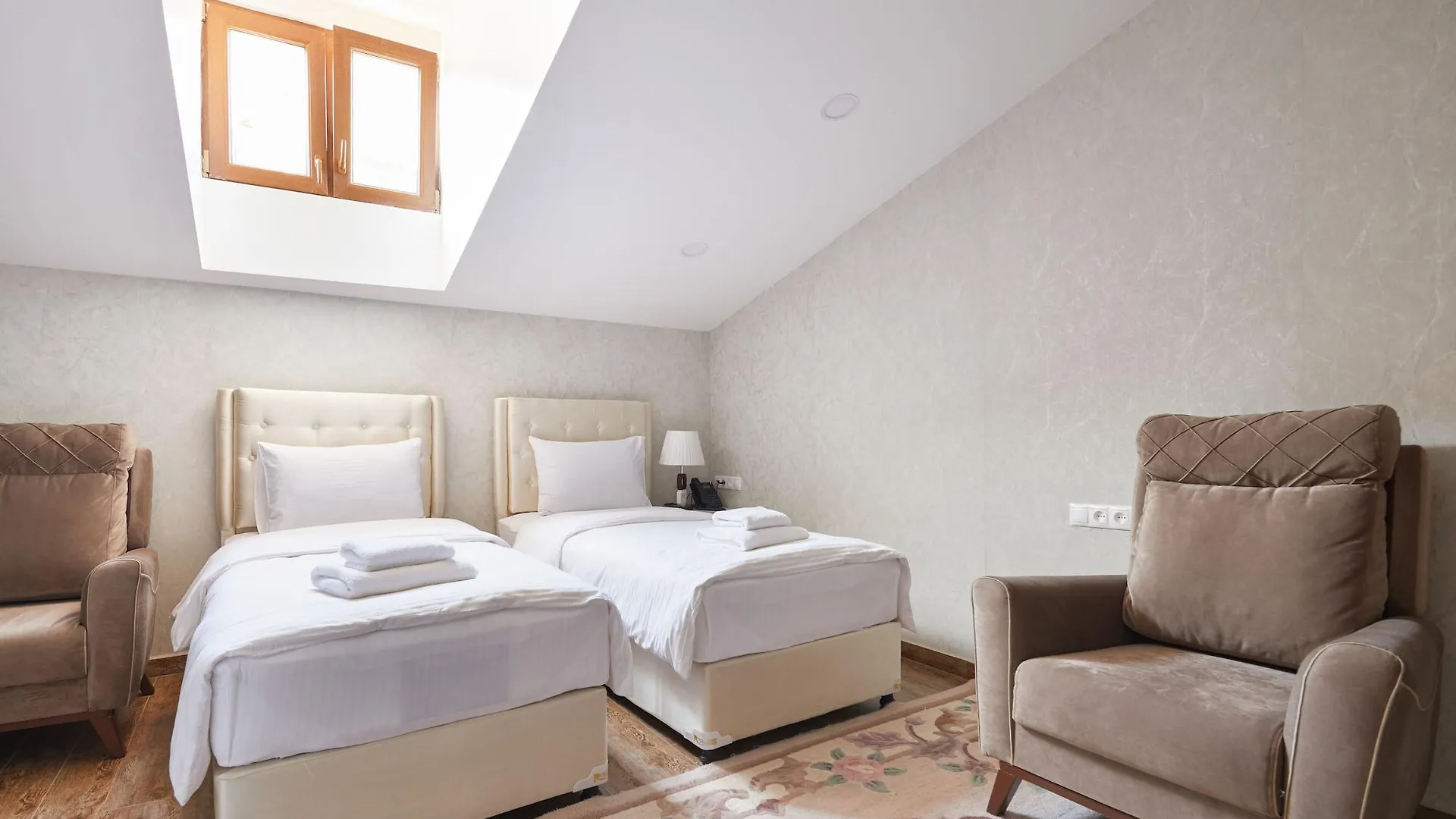 ****  Hotel Aivani Old ティビリシ グルジア