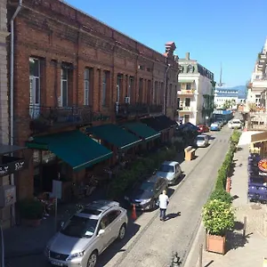 https://cozy-guest-house-in-old-batumi.batumihotels.net