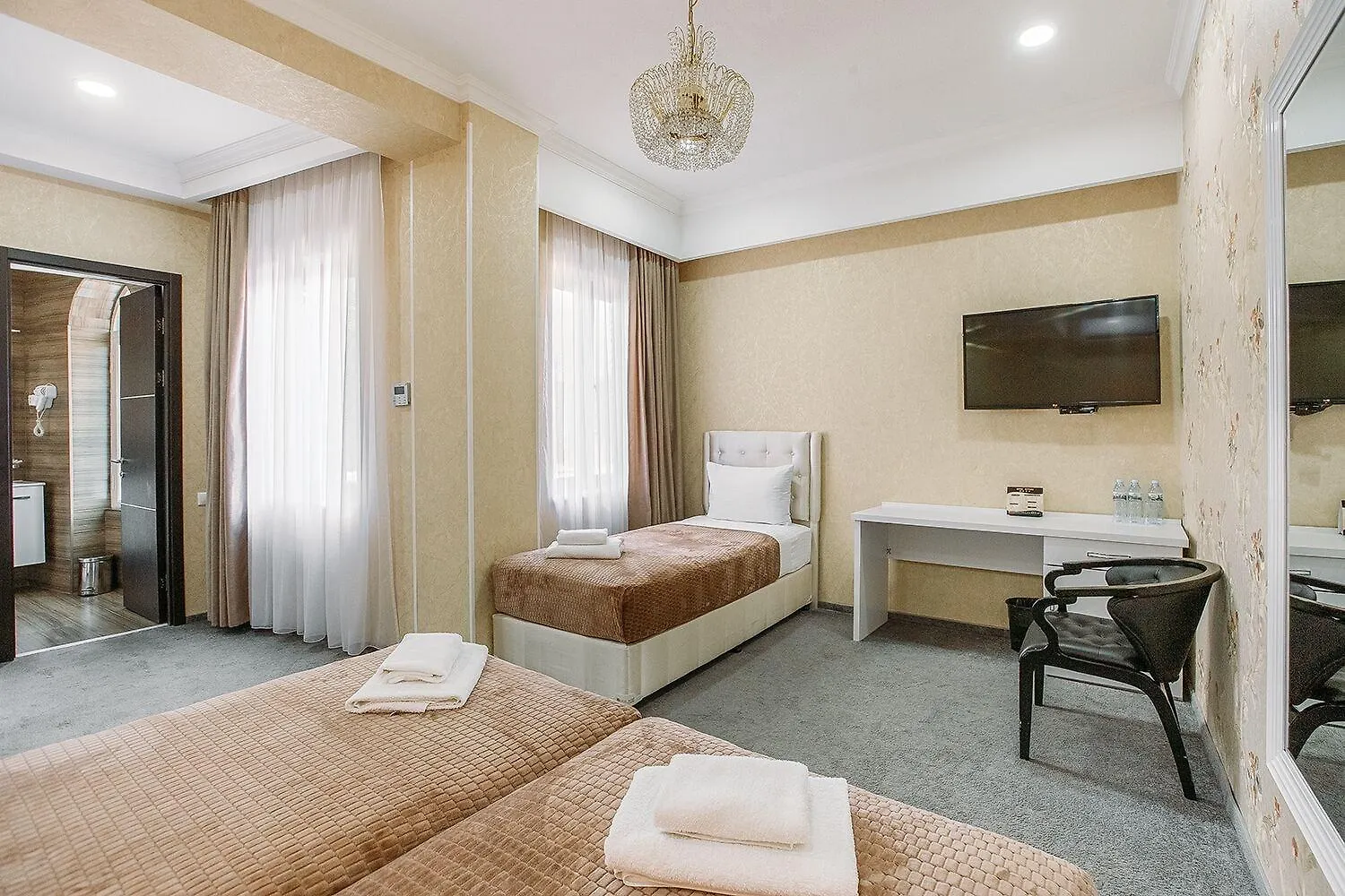 Hotel Aivani Old Tbilisi 4*,